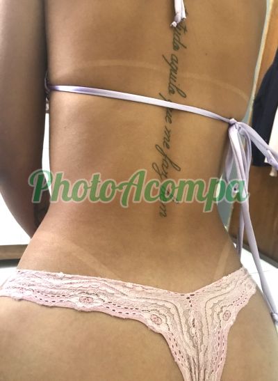 Kaline Rosa, mulher que faz videochamadas e sexting