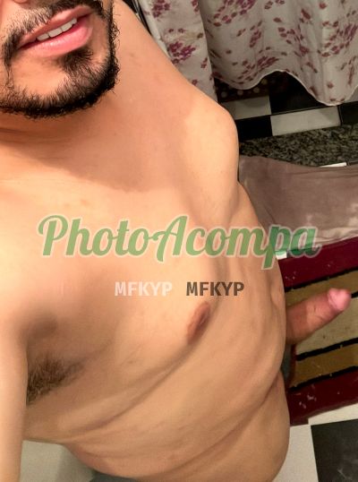 Juan Jr, garoto de programa em Copacabana (RJ)