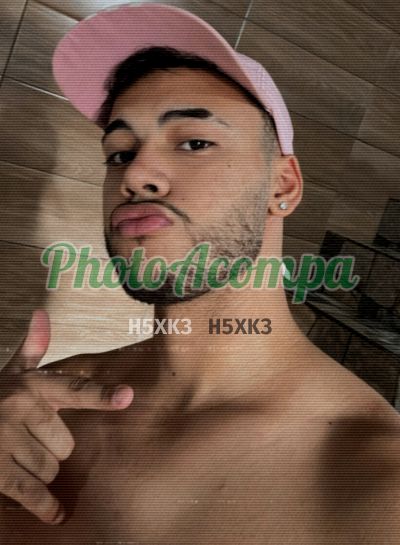 Adrián, homem que faz massagens eróticas em Praia Grande