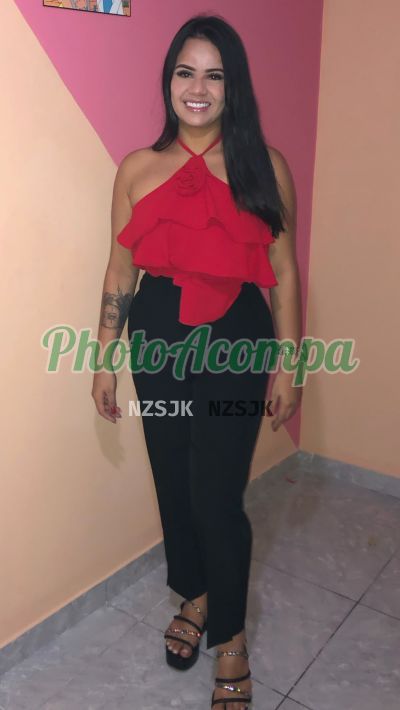 Jenifer, massagista em Manaus
