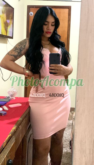 Lívia, mulher que faz massagens eróticas em Manaus