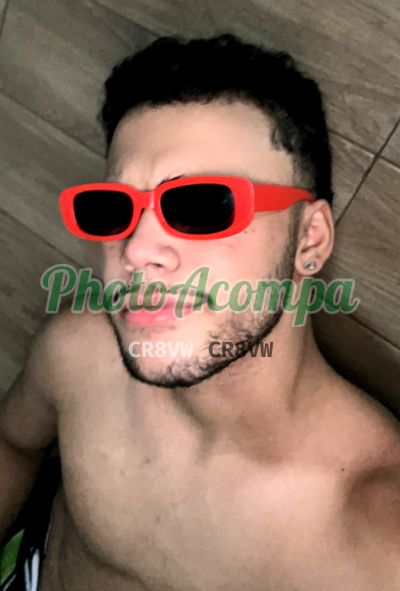 Adrián, garoto de programa em Praia Grande