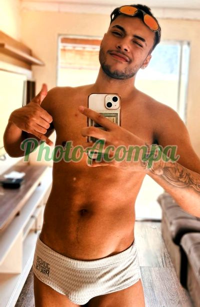 Adrián, garoto de programa em Praia Grande
