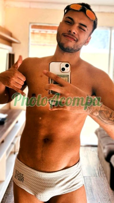 Adrián, garoto de programa em Praia Grande