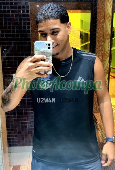 Bruno, garoto de programa no Flamengo (RJ)