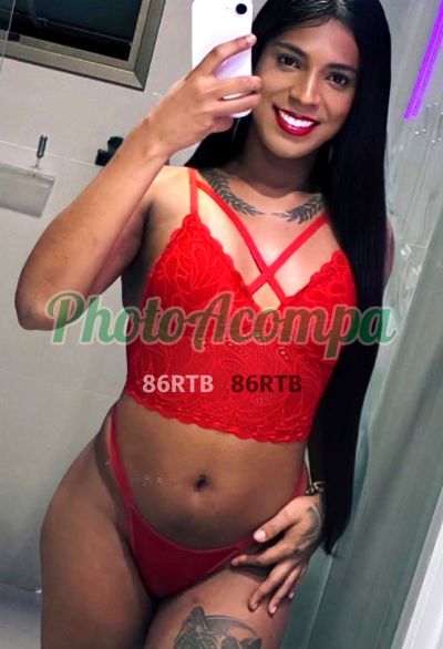 KAYLA , recém chegada, travesti em Copacabana (RJ)