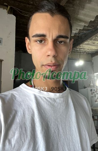 Felipe Arthur, garoto de programa no Centro (RJ)