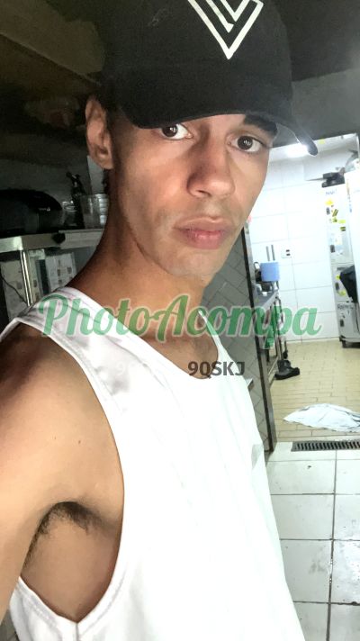 Felipe Arthur, garoto de programa no Centro (RJ)