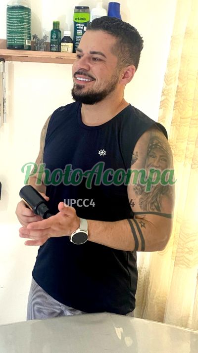 Erick Massoterapeuta, homem que faz massagens eróticas em Santana (SP)
