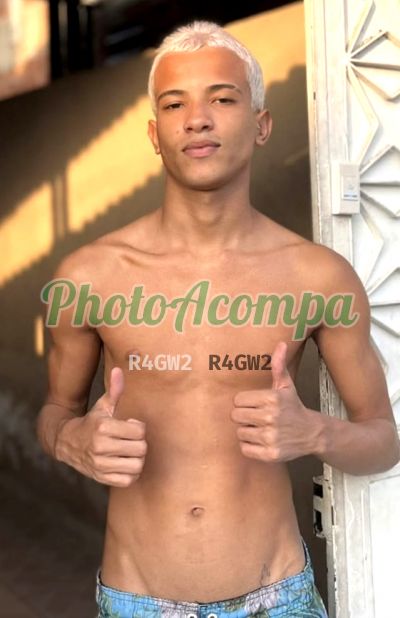 Iago, garoto de programa em Copacabana (RJ)