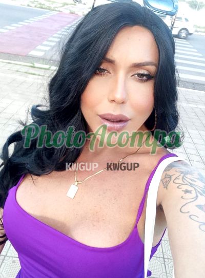 Gabriella, travesti no Recreio dos Bandeirantes (RJ)