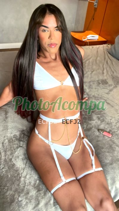 Júlia, transex na Barra da Tijuca (RJ)