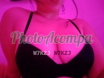 Maju, mulher que faz videochamadas e sexting