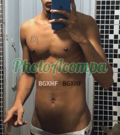 Luiz Felipe, garoto de programa no Centro (RJ)