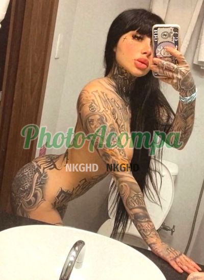 Clara Murret, mulher que faz videochamadas e sexting