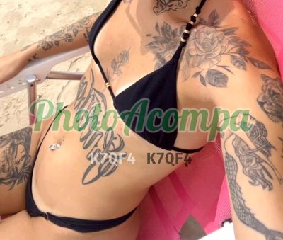 Hotskinny, mulher que faz videochamadas e sexting