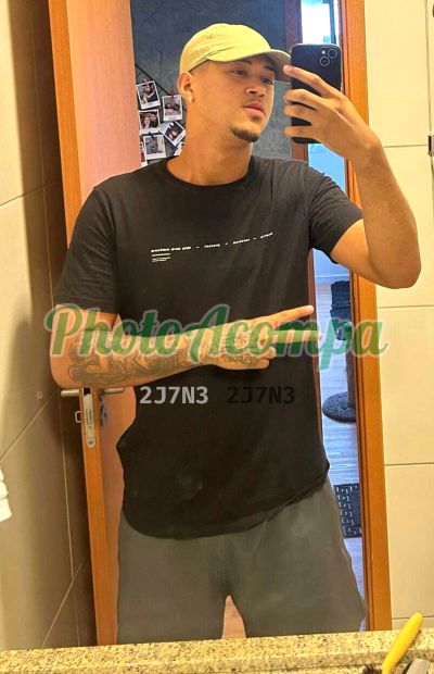Artur Castro, garoto de programa no Centro (RJ)
