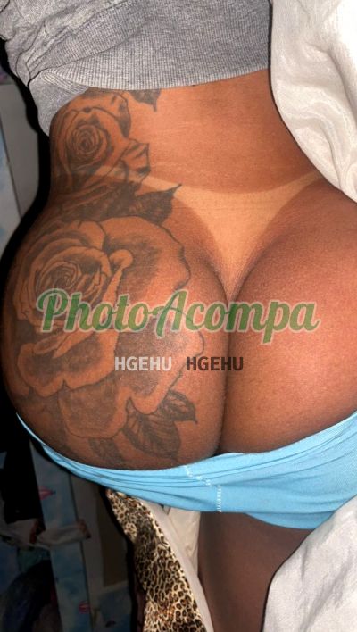 Bruninha, transex no Recreio dos Bandeirantes (RJ)