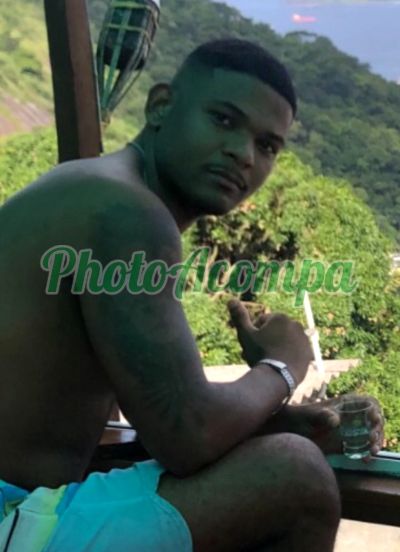 Dénis, homem que faz massagens eróticas em São Paulo