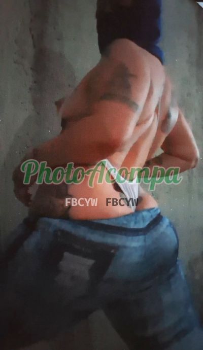 Aflor7, mulher que faz videochamadas e sexting