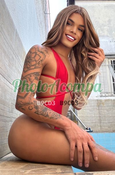 Jhully Carioca, transex na Consolação (SP)