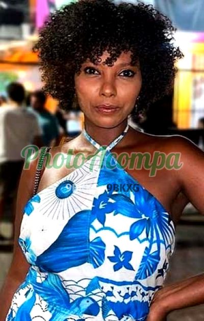 Jhu, mulher que faz massagens eróticas em Feira de Santana