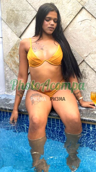 India, garota de programa em Surubim