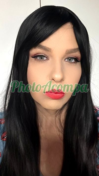Caitylin, mulher que faz videochamadas e sexting