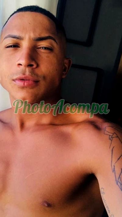 Felipe Cabral, garoto de programa em São Gonçalo