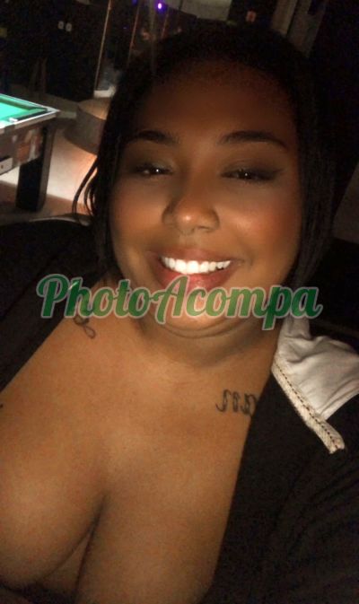 Thayna, garota de programa no Guarujá