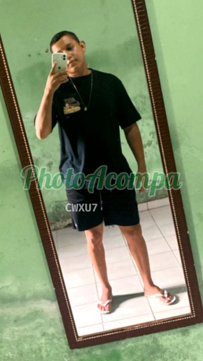 Eduardo, homem que faz massagens eróticas em Maracanaú