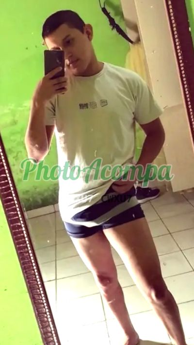 Eduardo, homem que faz massagens eróticas em Maracanaú