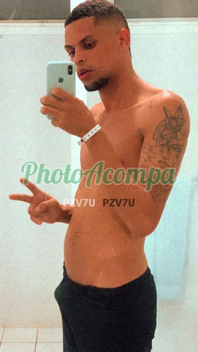 Vinicius Magalhães (21) 97891-7020, garoto de programa no Recreio dos Bandeirantes (RJ)