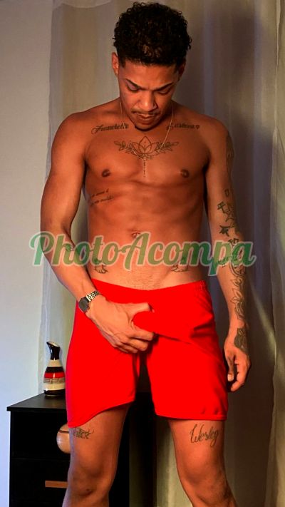 Vítor (11) 94680-6015, Garoto de programa em Tatuapé (SP)
