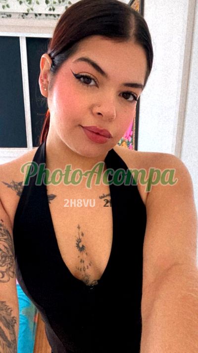 Caroline, mulher que faz massagens eróticas em Copacabana (RJ)