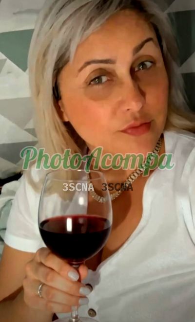 Lívia, mulher que faz massagens eróticas em São Paulo