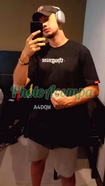 Arthur, garoto de programa no Centro (RJ)