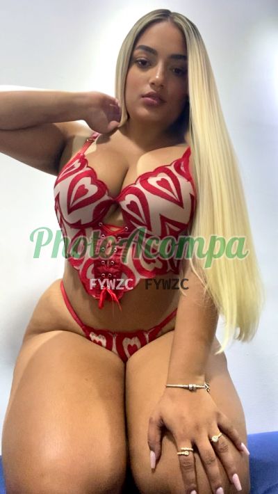 Liz Dias, mulher que faz videochamadas e sexting