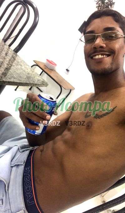 Júnior, garoto de programa em Goiânia