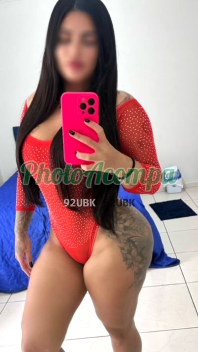 Júlia, mulher que faz videochamadas e sexting