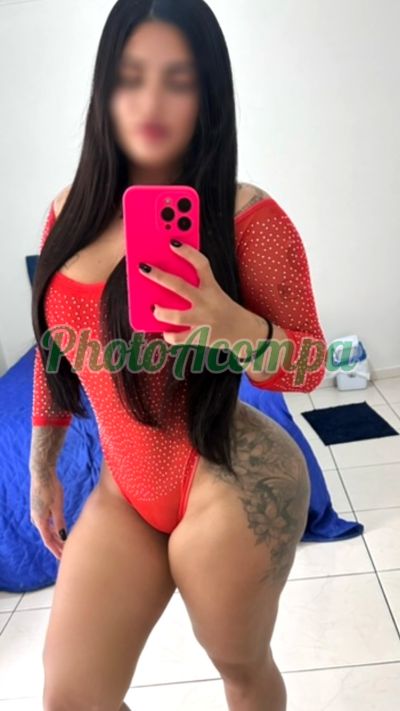 Júlia, mulher que faz videochamadas e sexting