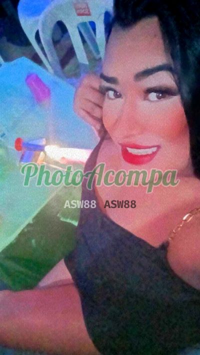 Juliana, travesti que faz massagens eróticas em Nova Iguaçu