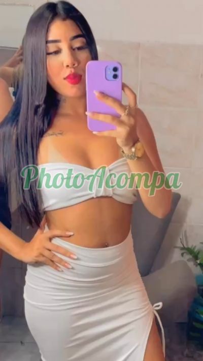 Lavynia Zara, mulher que faz videochamadas e sexting