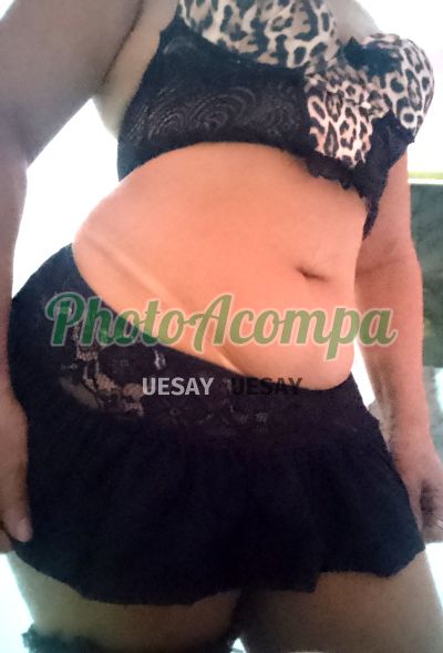Cacau, mulher que faz videochamadas e sexting