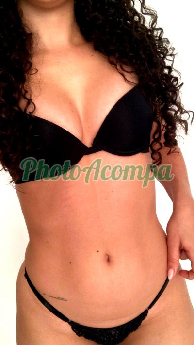 Lauren, mulher que faz videochamadas e sexting