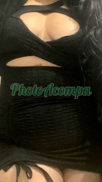 Anitta, garota de programa em Três Rios