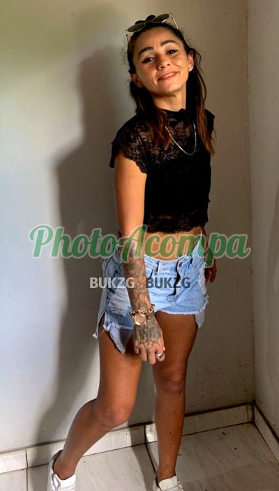 Eduarda, mulher que faz videochamadas e sexting