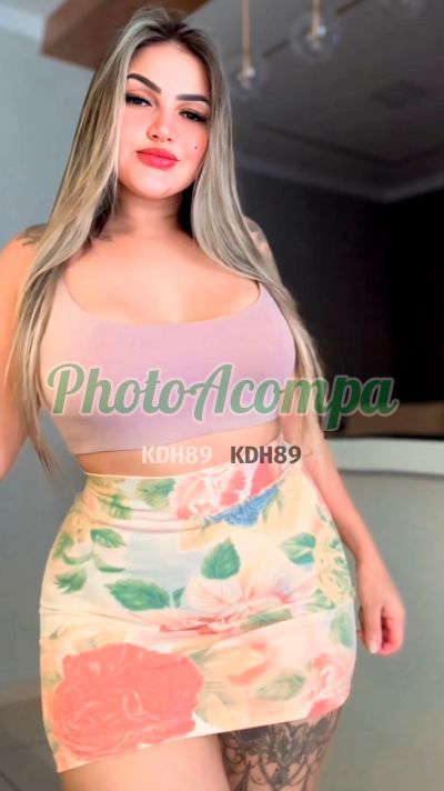 Scarlet, mulher que faz videochamadas e sexting