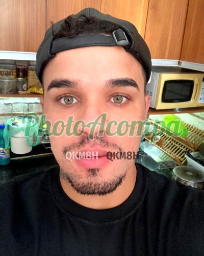 Enzo, garoto de programa em Macaé