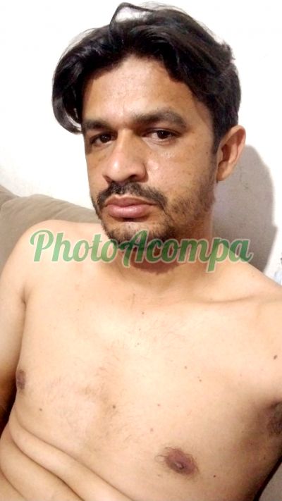 Fernando, garoto de programa no Guarujá
